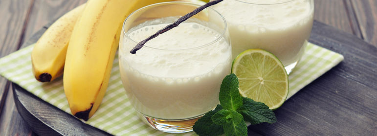 Milk shake banane - idée recette facile Mysaveur