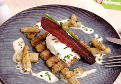 Asperges panées aux noisettes, oeuf poché et crème aux herbes - PRIMEALE